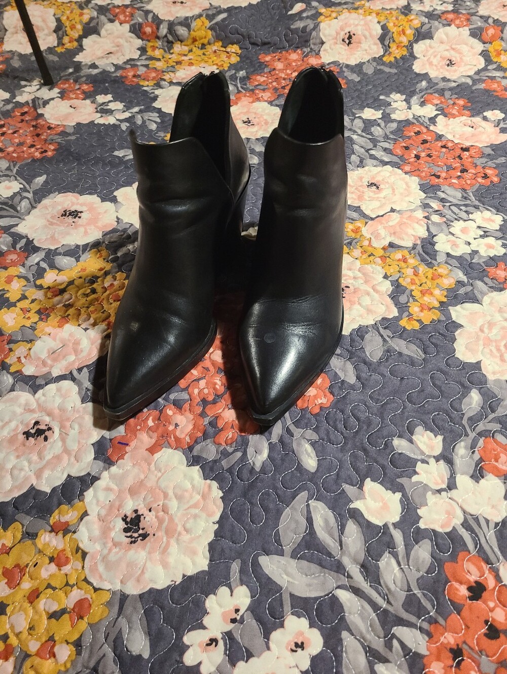 Black Pointed Toe Women's Ankle Boots Vince CUMATO
